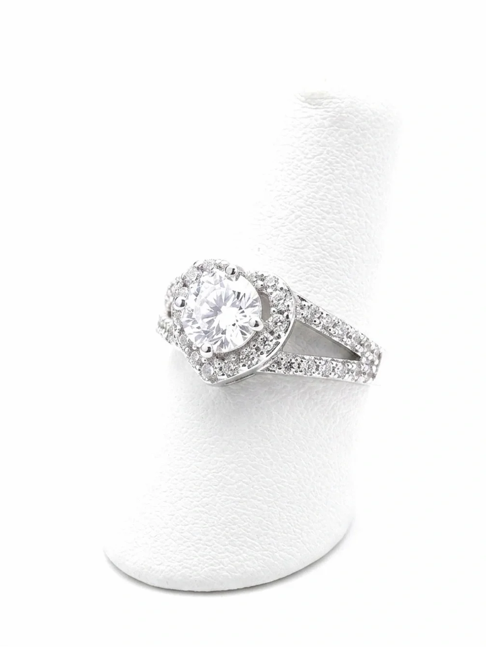 New S925 Sterling Silver Woman’s Elegant White Sapphire Heart Engagement Ring
